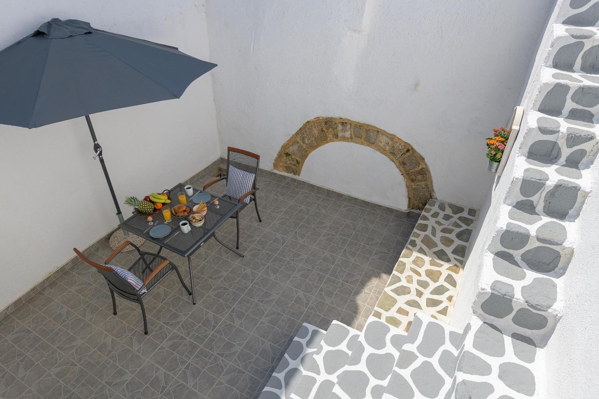 Rustic Self-Inn Rhodes City Buitenkant foto