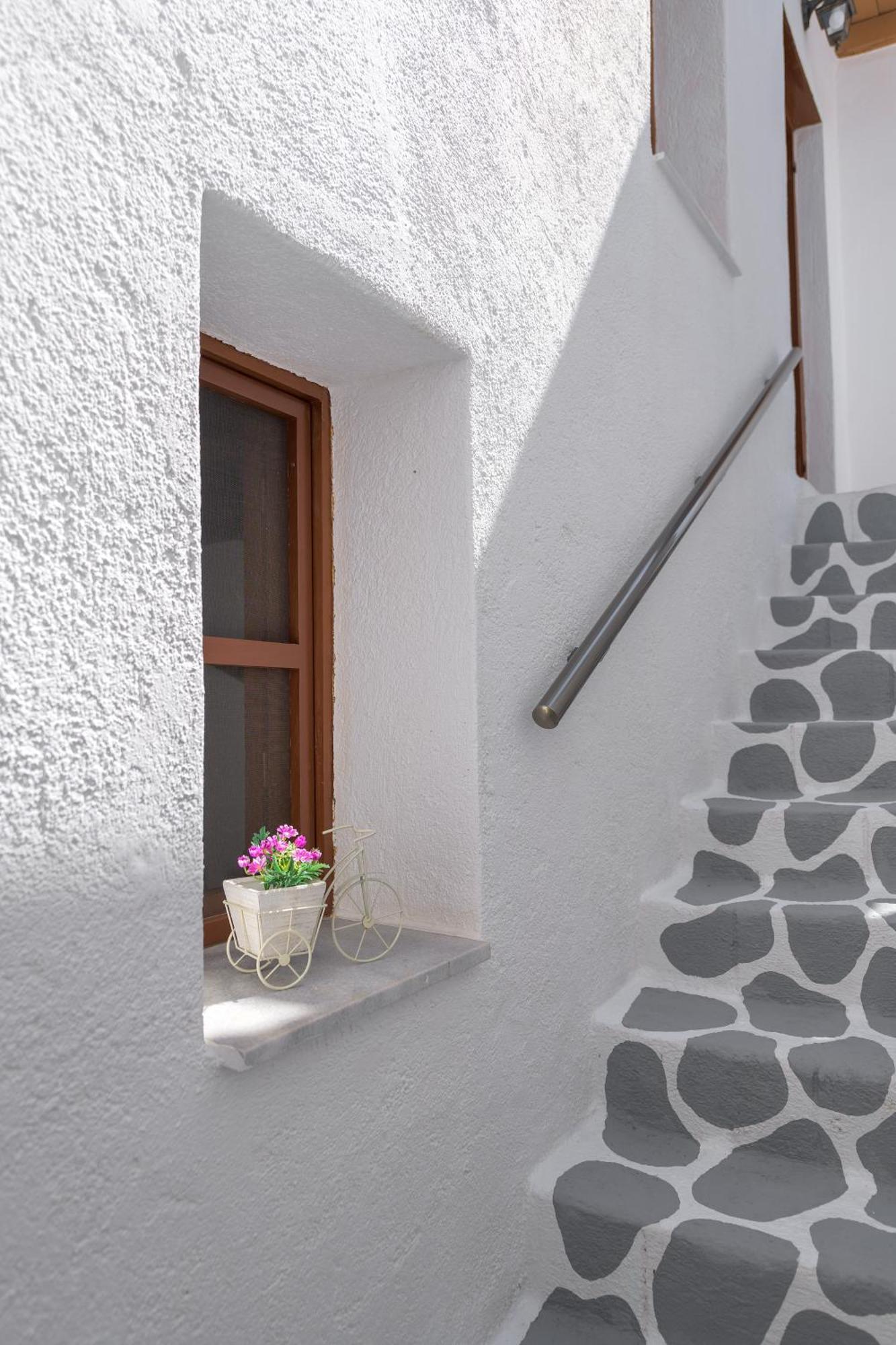 Rustic Self-Inn Rhodes City Buitenkant foto